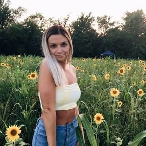 Meet your Posher, Hayley